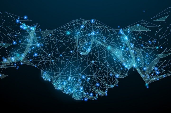 Partnerschaften Digitale Darstellung eines Handschlags mit leuchtenden Verbindungen und Netzwerkmustern.